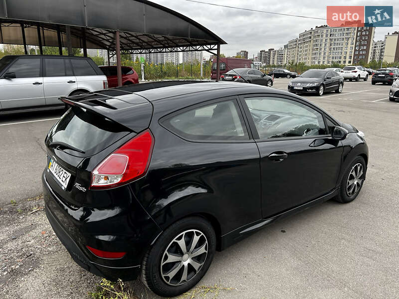 Хэтчбек Ford Fiesta 2013 в Киеве