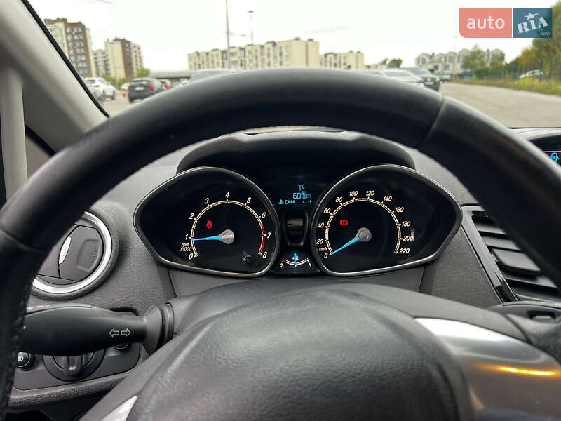 Хэтчбек Ford Fiesta 2013 в Киеве