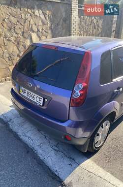 Хэтчбек Ford Fiesta 2006 в 