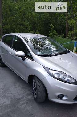 Хэтчбек Ford Fiesta 2010 в 