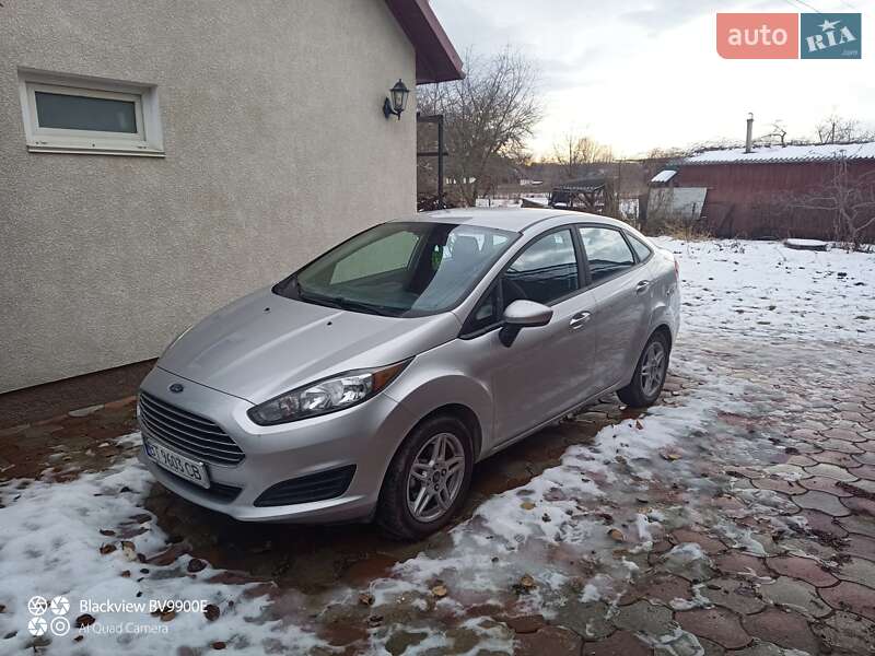 Седан Ford Fiesta 2017 в Черновцах фото Седан Ford Fiesta 2017 в Черновцах