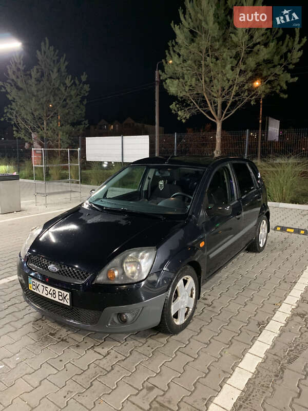 Хэтчбек Ford Fiesta 2008 в Ровно