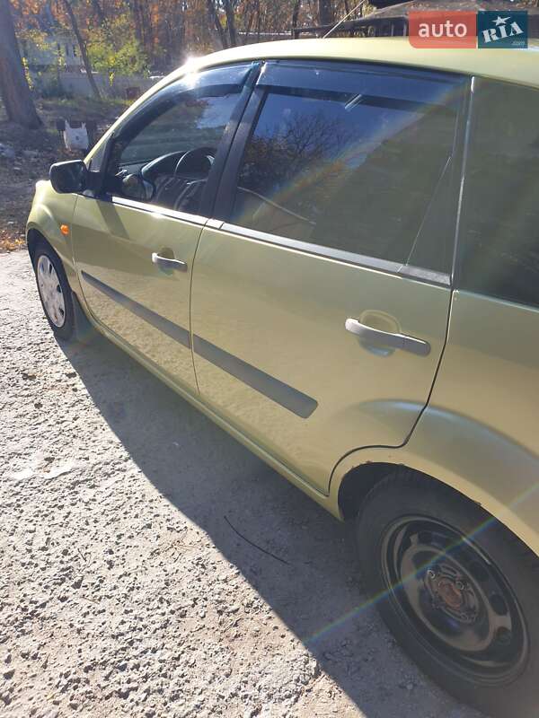 Хэтчбек Ford Fiesta 2007 в Киеве