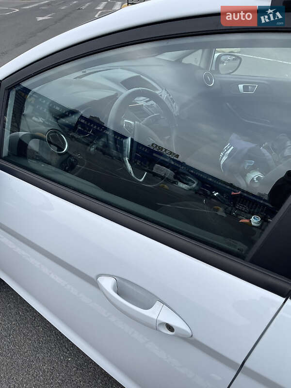 Хэтчбек Ford Fiesta 2016 в Киеве фото 6 Хэтчбек Ford Fiesta 2016 в Киеве