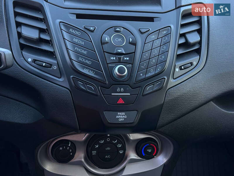 Седан Ford Fiesta 2018 в Львові