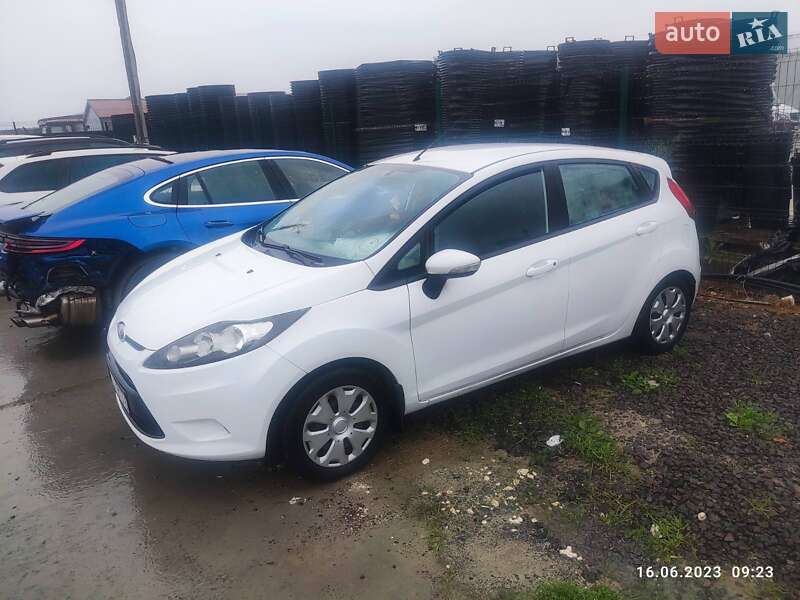 Хетчбек Ford Fiesta 2010 в Чернігові