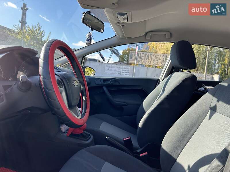 Хэтчбек Ford Fiesta 2012 в Киеве