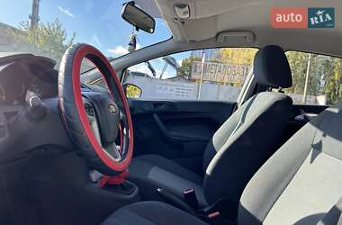 Хэтчбек Ford Fiesta 2012 в 