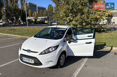 Хэтчбек Ford Fiesta 2012 в 