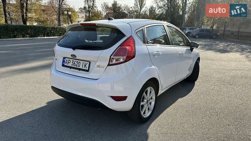 Хэтчбек Ford Fiesta 2017 в Киеве