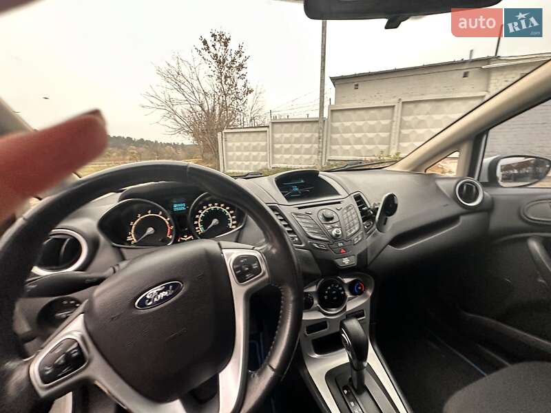 Хэтчбек Ford Fiesta 2014 в Чернигове