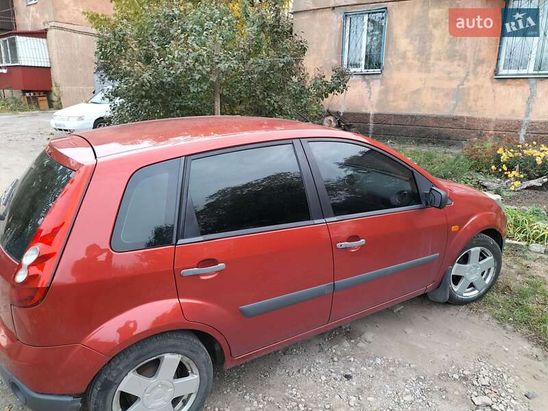 Хетчбек Ford Fiesta 2008 в Дніпрі