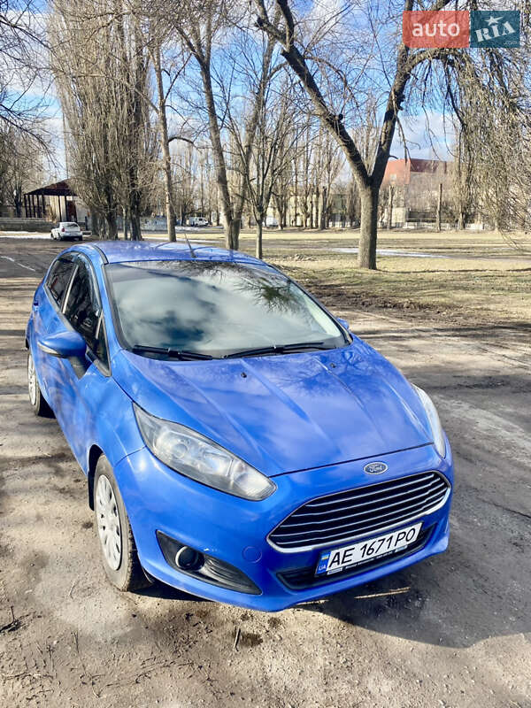 Хетчбек Ford Fiesta 2012 в Новомосковську