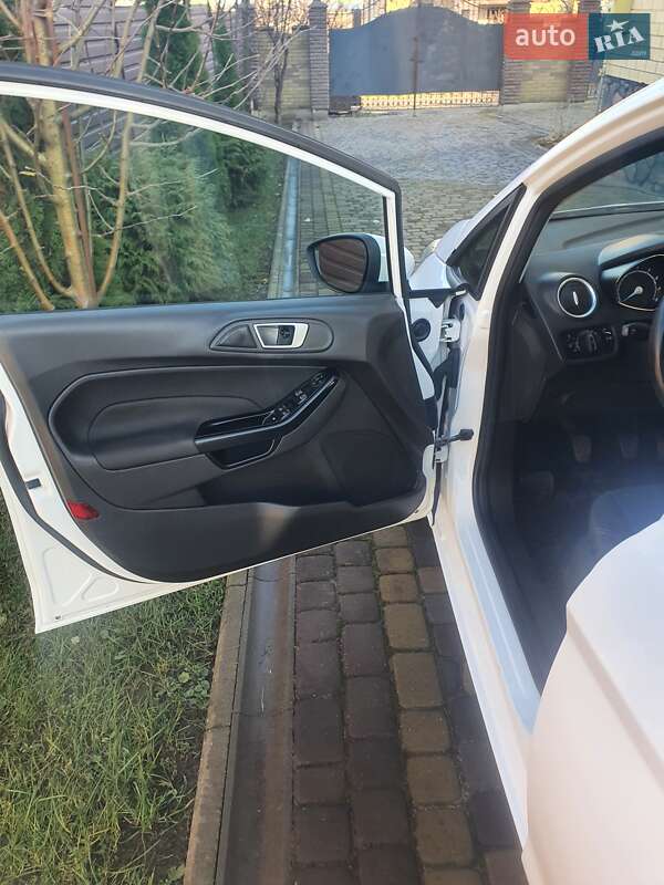 Хэтчбек Ford Fiesta 2016 в Луцке