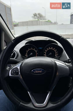 Хэтчбек Ford Fiesta 2013 в Киеве