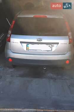 Хэтчбек Ford Fiesta 2008 в 