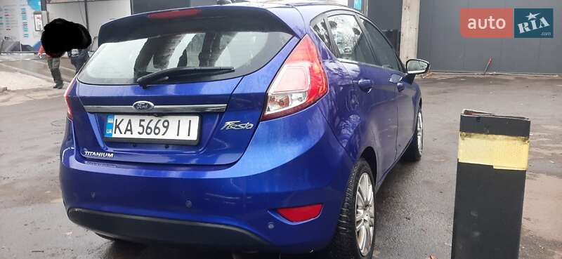 Хэтчбек Ford Fiesta 2015 в Киеве