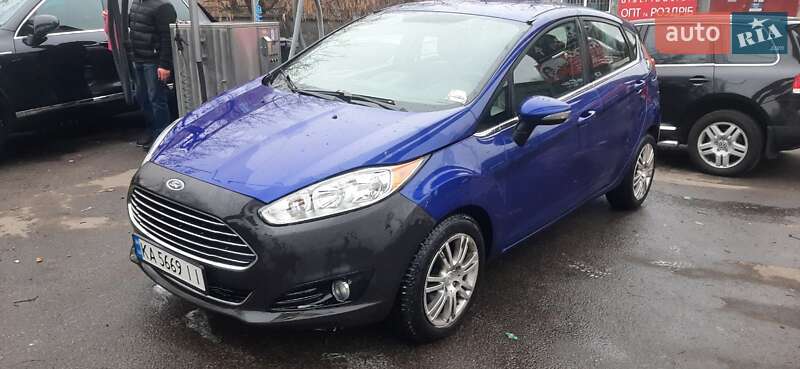Хэтчбек Ford Fiesta 2015 в Киеве