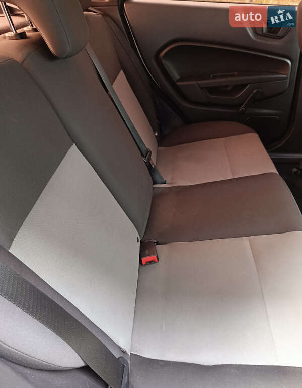 Седан Ford Fiesta 2015 в Черкассах фото 20 Седан Ford Fiesta 2015 в Черкассах