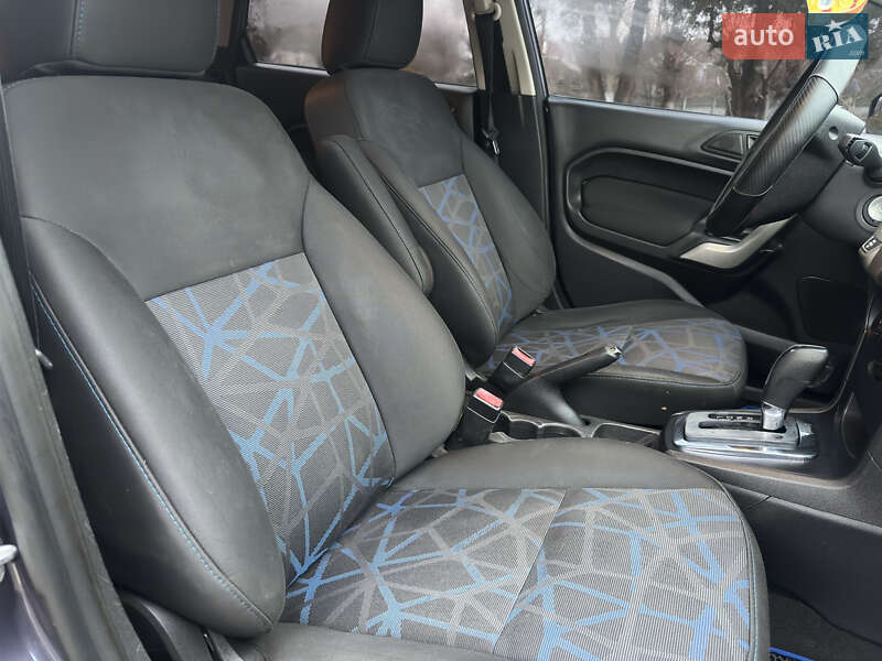 Седан Ford Fiesta 2012 в Ржищеве
