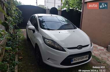 Хэтчбек Ford Fiesta 2011 в Сваляве