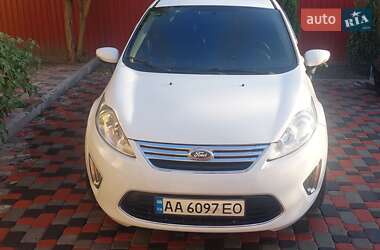 Седан Ford Fiesta 2010 в Києві