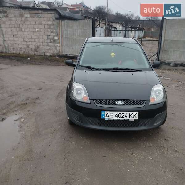 Хэтчбек Ford Fiesta 2007 в 