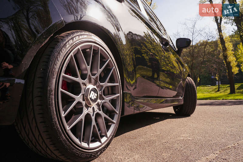 Хетчбек Ford Fiesta 2015 в Івано-Франківську