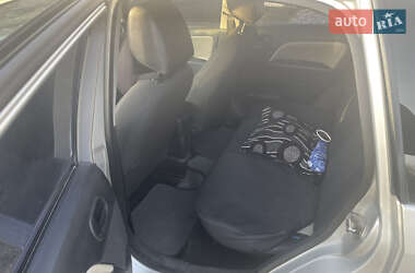 Хэтчбек Ford Fiesta 2006 в 