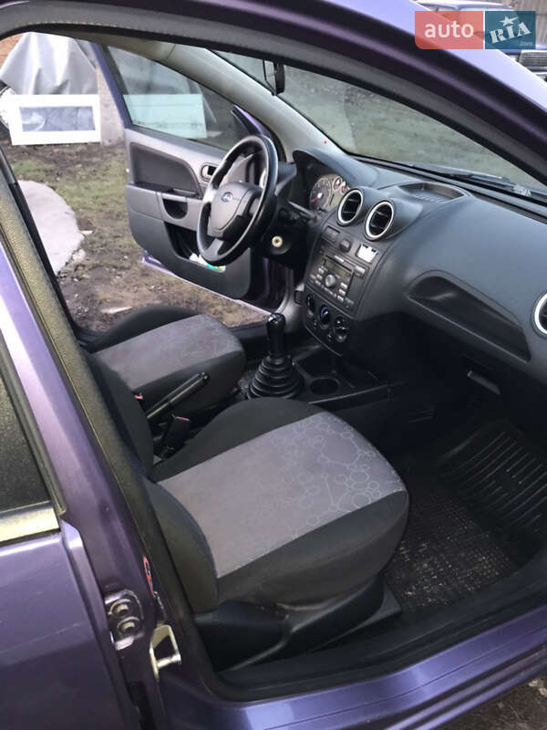 Хетчбек Ford Fiesta 2006 в Кременчуці фото 5 Хетчбек Ford Fiesta 2006 в Кременчуці
