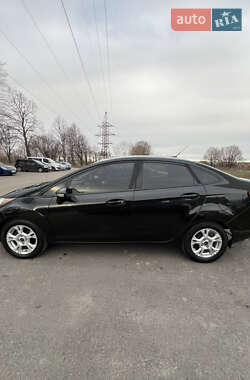 Седан Ford Fiesta 2013 в Чернигове