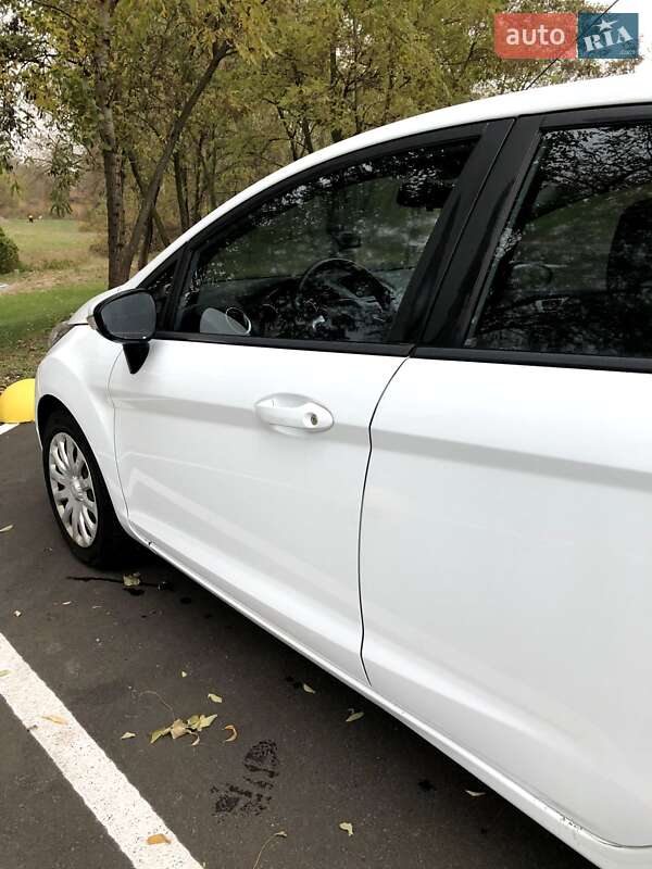 Хэтчбек Ford Fiesta 2013 в Киеве
