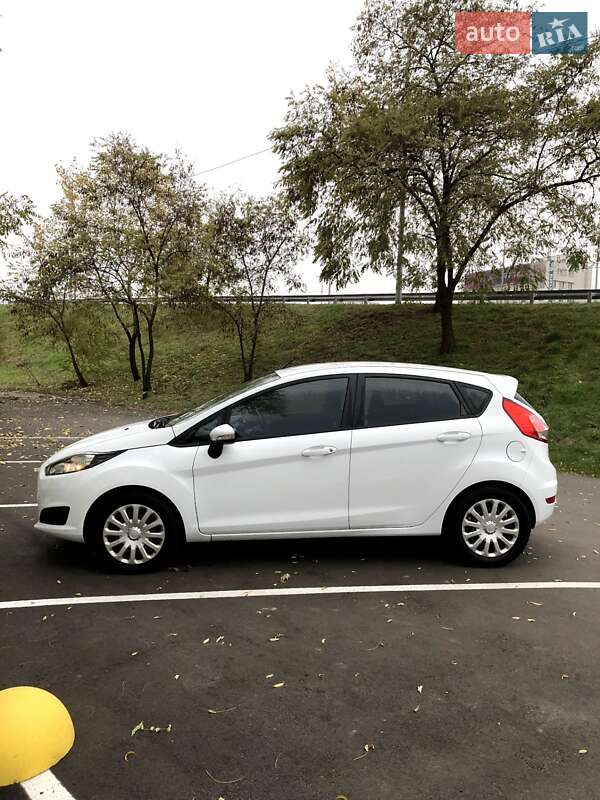 Хэтчбек Ford Fiesta 2013 в Киеве