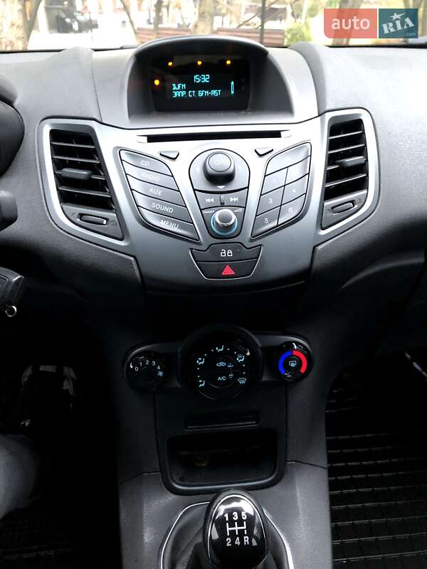 Хэтчбек Ford Fiesta 2013 в Киеве