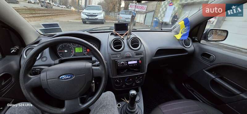 Хэтчбек Ford Fiesta 2007 в Киеве