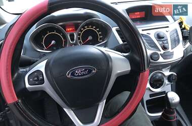 Хэтчбек Ford Fiesta 2010 в Ужгороде