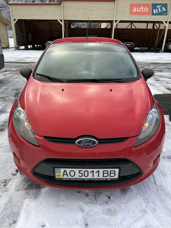 Хэтчбек Ford Fiesta 2012 в Межгорье