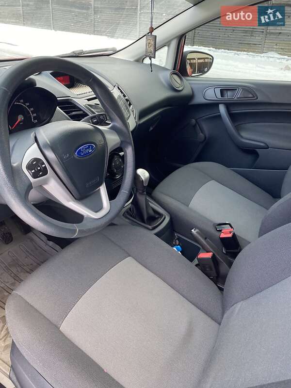 Хэтчбек Ford Fiesta 2012 в Межгорье