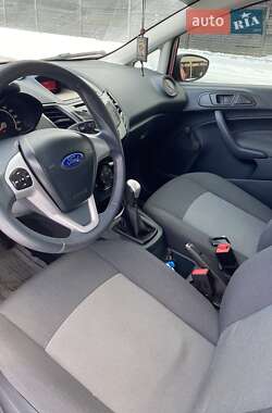 Хэтчбек Ford Fiesta 2012 в Межгорье