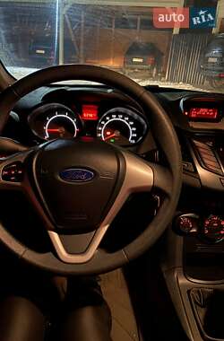 Хэтчбек Ford Fiesta 2012 в Межгорье