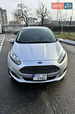 Седан Ford Fiesta 2015 в Киеве