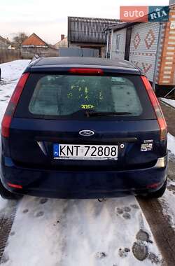 Хэтчбек Ford Fiesta 2003 в Старой Выжевке