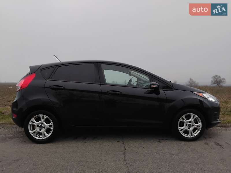 Хэтчбек Ford Fiesta 2014 в Никополе
