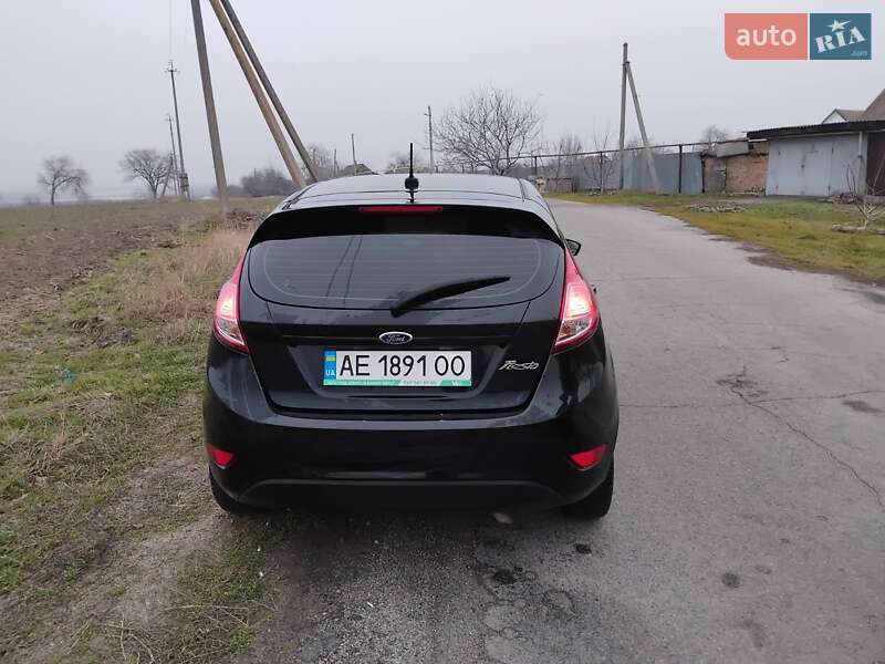 Хэтчбек Ford Fiesta 2014 в Никополе