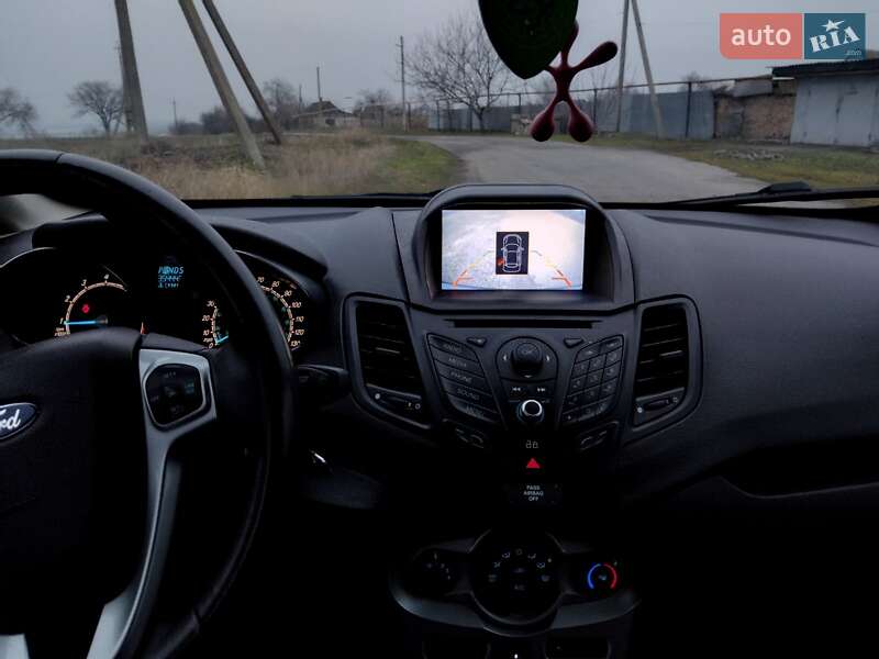 Хэтчбек Ford Fiesta 2014 в Никополе
