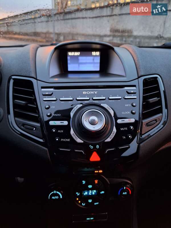 Хэтчбек Ford Fiesta 2016 в Киеве
