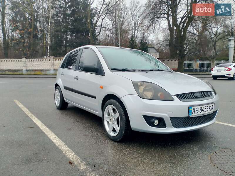 Хэтчбек Ford Fiesta 2008 в Виннице