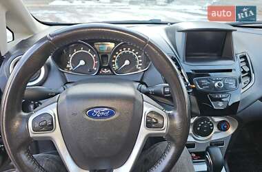 Седан Ford Fiesta 2016 в Киеве