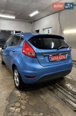 Хэтчбек Ford Fiesta 2010 в Почаеве