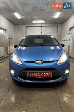 Хэтчбек Ford Fiesta 2010 в Почаеве